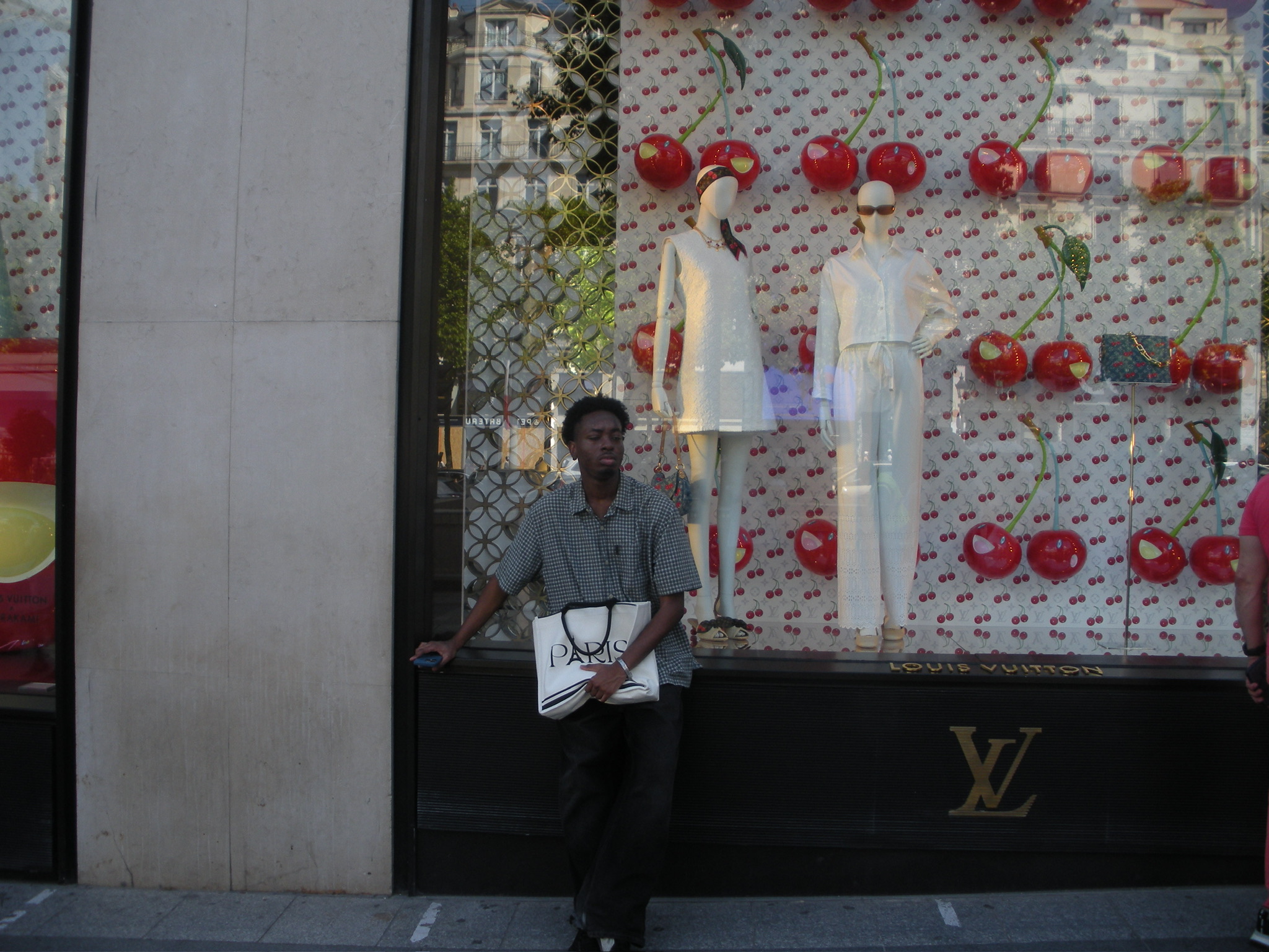 PARIS people SUMMER 25 photo